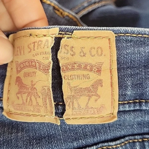 Levi's Mid Rise Straight Leg Jeans size 14 - Picture 6 of 9